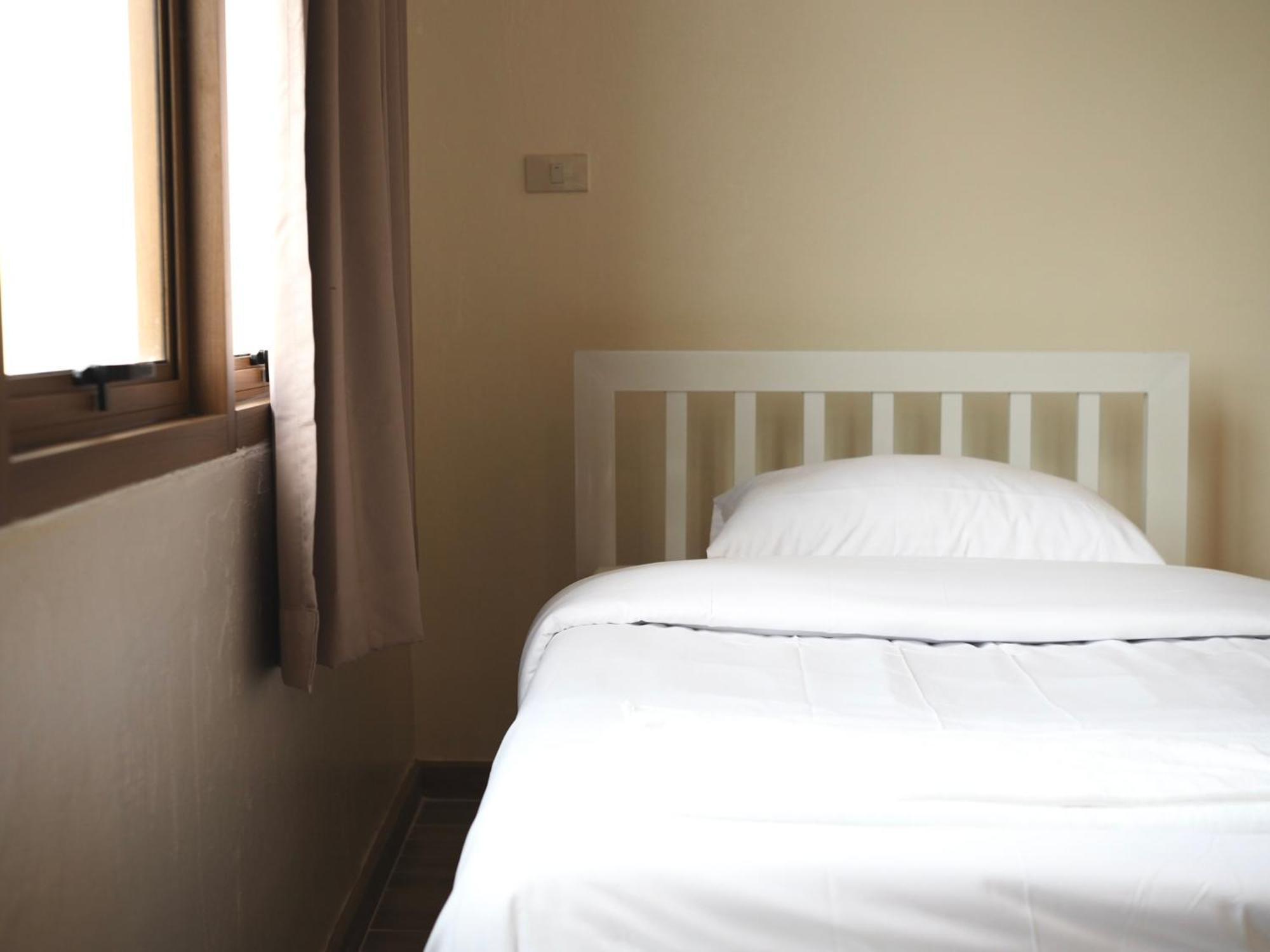 Krung Tone Hostel 曼谷 外观 照片
